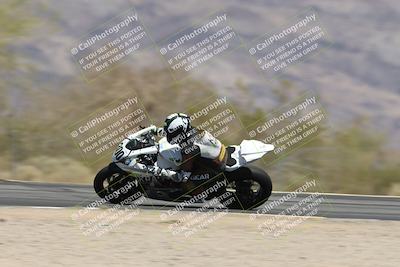 media/Apr-20-2025-CVMA (Sun) [[39090e8767]]/Race 9-Formula LW Twins Shootout/